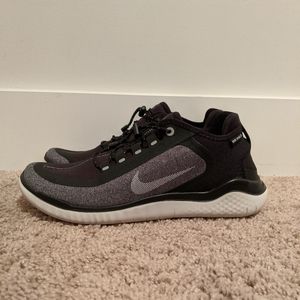 Nike free rn 2018 shield
